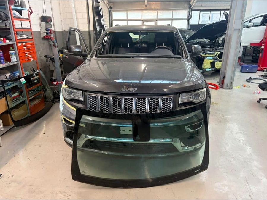 Jeep Grand Cherokee — Demontage