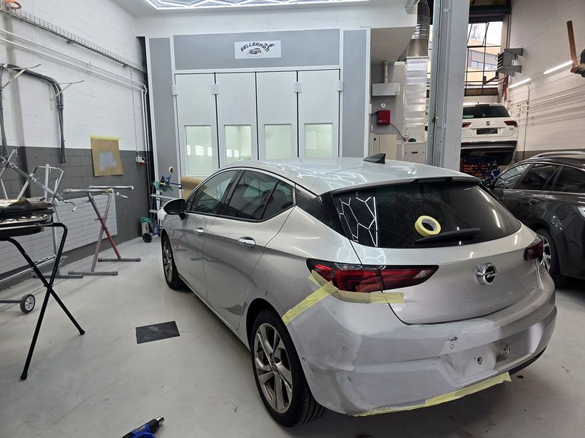 Opel Astra — Lackierung — Heckstossfänger