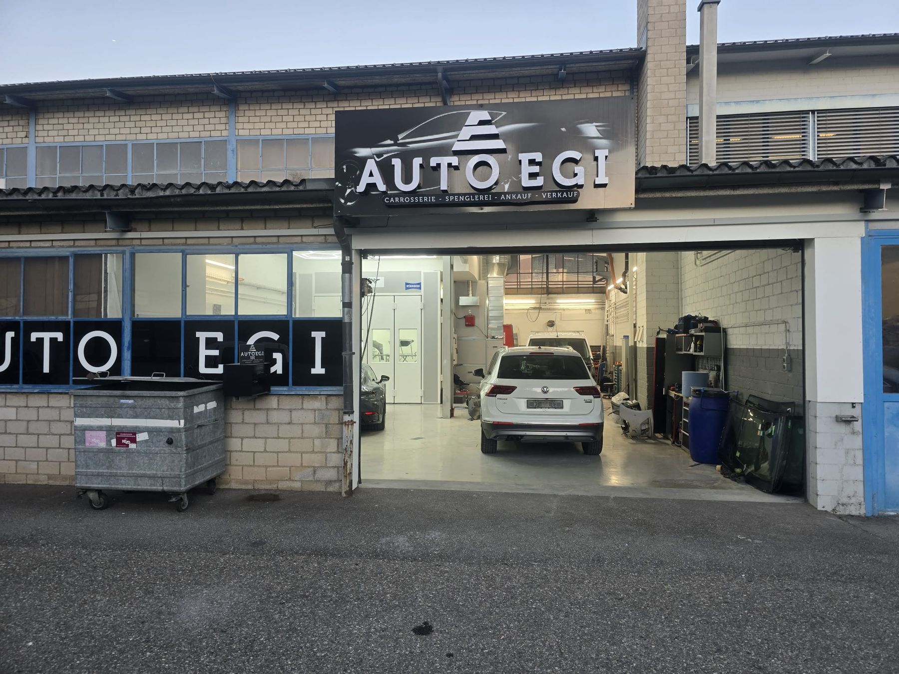 Einfahrt AUTOEGI — Witzbergstrasse 5, Pfäffikon ZH
